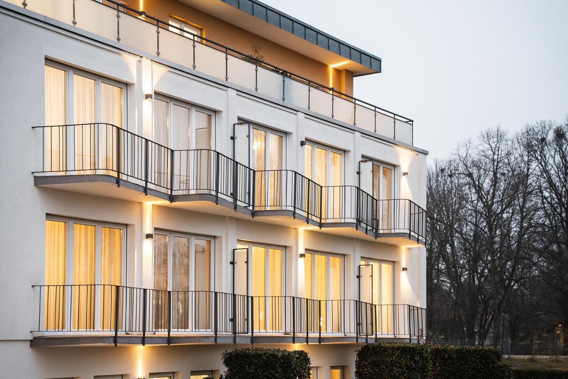 Hotel Vier Jahreszeiten An Der Therme & Kliniken Bad Krozingen Naehe Freiburg & Schwarzwald Ideal Fuer Wellness Kur & Business Ausfluege 24H Check In- Wlan & Parken Gratis Bagian luar foto