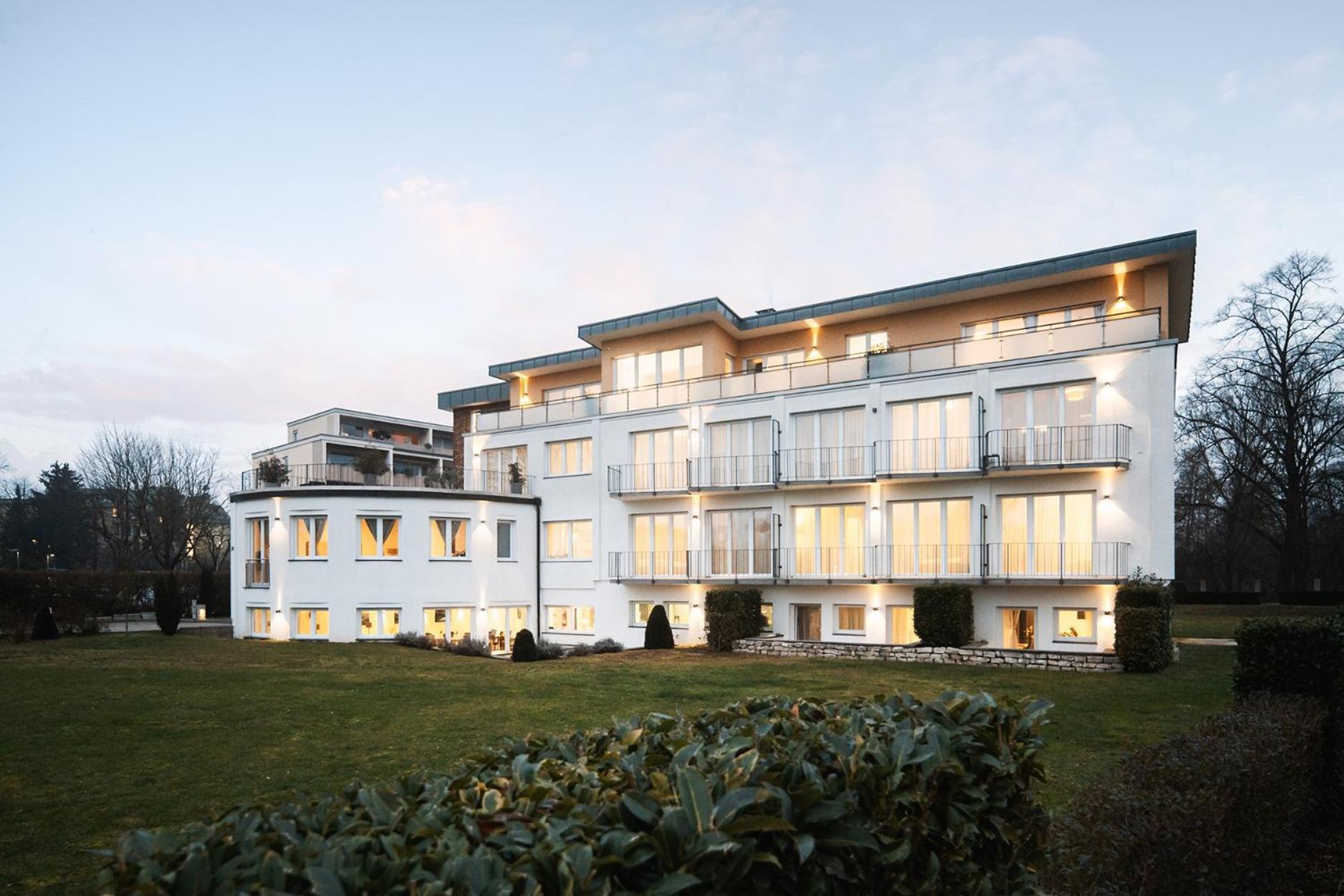 Hotel Vier Jahreszeiten An Der Therme & Kliniken Bad Krozingen Naehe Freiburg & Schwarzwald Ideal Fuer Wellness Kur & Business Ausfluege 24H Check In- Wlan & Parken Gratis Bagian luar foto