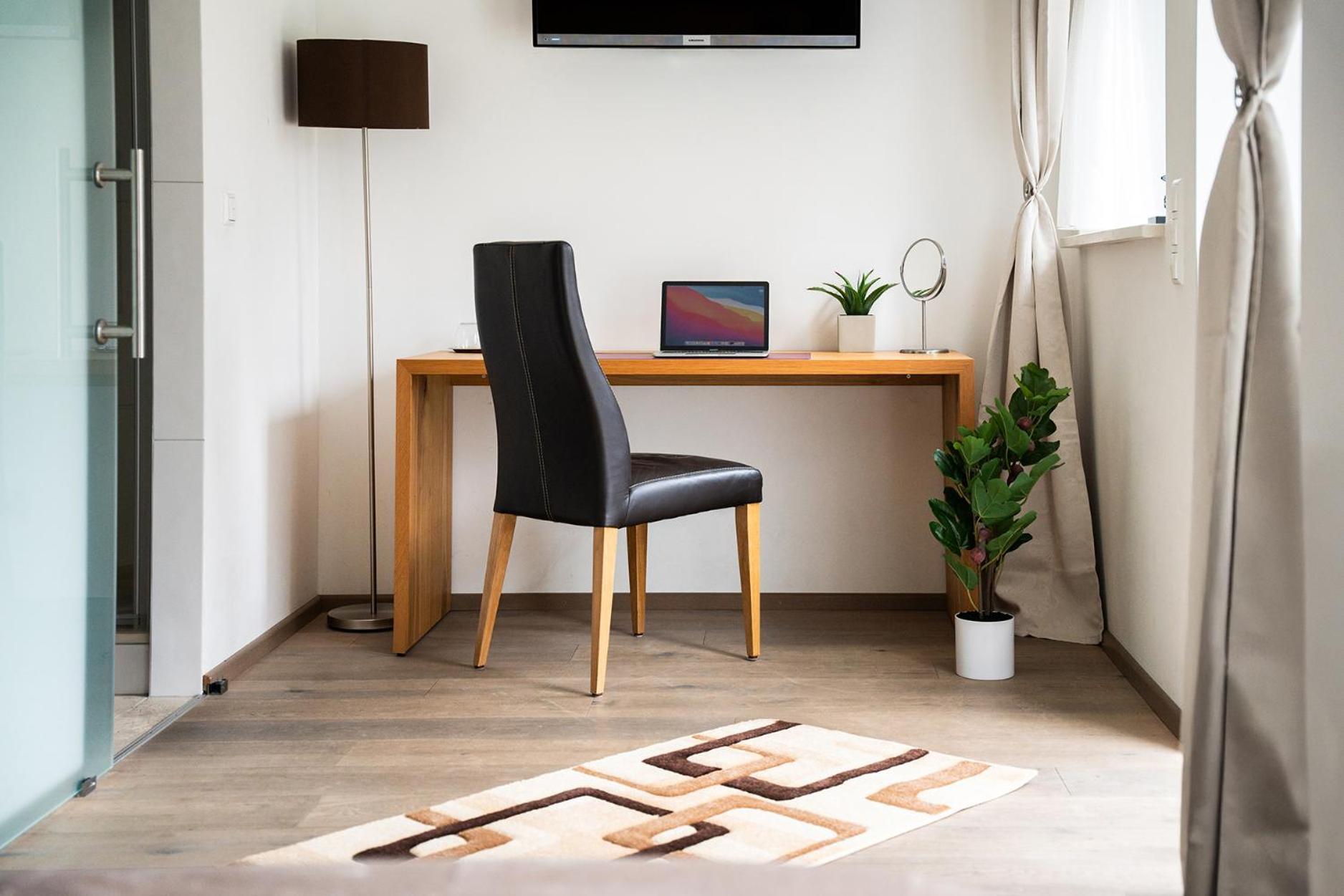 Hotel Vier Jahreszeiten An Der Therme & Kliniken Bad Krozingen Naehe Freiburg & Schwarzwald Ideal Fuer Wellness Kur & Business Ausfluege 24H Check In- Wlan & Parken Gratis Bagian luar foto