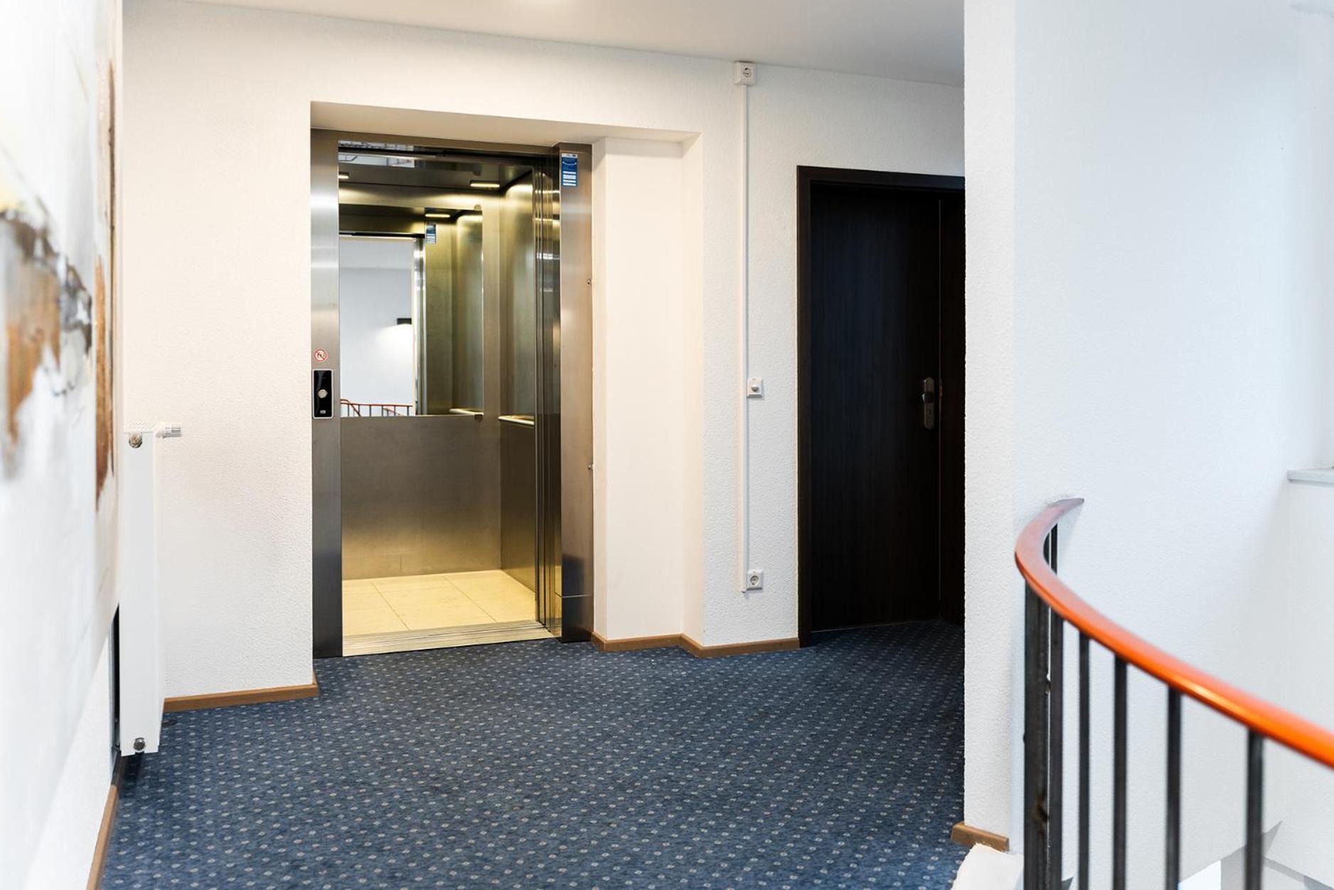 Hotel Vier Jahreszeiten An Der Therme & Kliniken Bad Krozingen Naehe Freiburg & Schwarzwald Ideal Fuer Wellness Kur & Business Ausfluege 24H Check In- Wlan & Parken Gratis Bagian luar foto