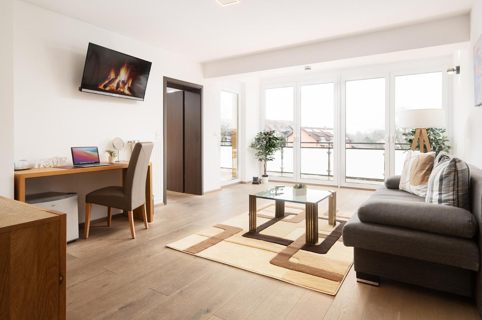 Hotel Vier Jahreszeiten An Der Therme & Kliniken Bad Krozingen Naehe Freiburg & Schwarzwald Ideal Fuer Wellness Kur & Business Ausfluege 24H Check In- Wlan & Parken Gratis Bagian luar foto