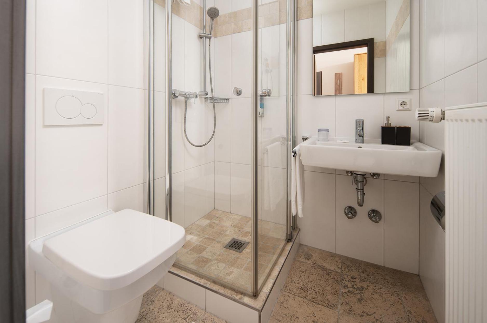Hotel Vier Jahreszeiten An Der Therme & Kliniken Bad Krozingen Naehe Freiburg & Schwarzwald Ideal Fuer Wellness Kur & Business Ausfluege 24H Check In- Wlan & Parken Gratis Bagian luar foto